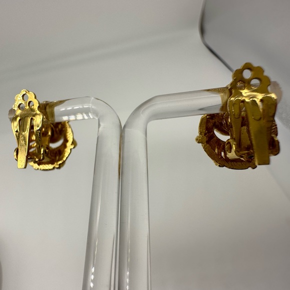 VINTAGE FAUX PEARL 80’s 90’s vibe GOLDTONE CLIP EARRINGS‎ - Picture 7 of 11